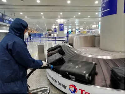 大江东︱上海筛查输入病例，众多“大白”闭环把关 行李托运