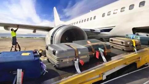 行李托运后如何安全抵达飞机舱